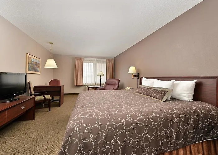 Kelly 13th Avenue Hotel 2*