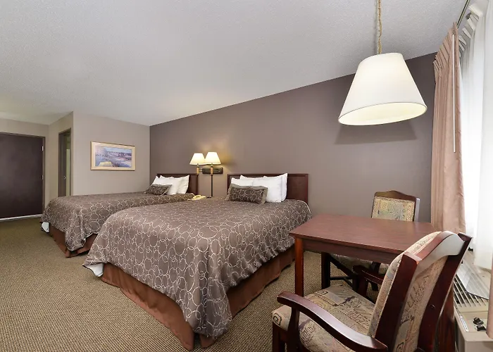 Kelly 13th Avenue Hotel 2*