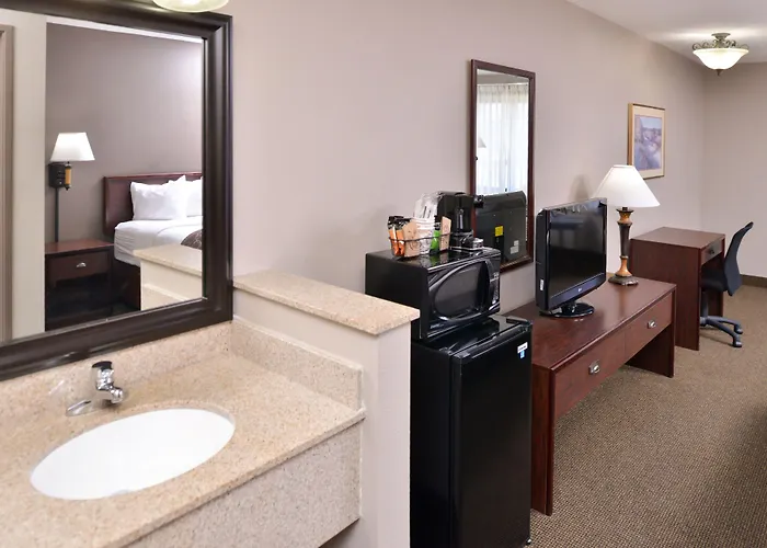 Hotel Kelly 13th Avenue 2*